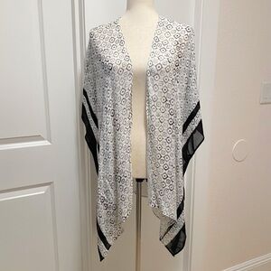 Mario Serrani Kimono Lightweight Semi-Sheer Black White Abstract Flowy Lagenlook